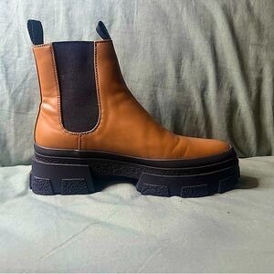 Zara Chunky Chelsea Ankle boots, Cognac Brown in size 9 US